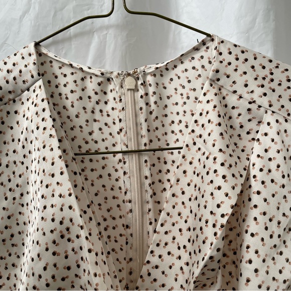 Silk like sleeveless wrap blouse - Picture 6 of 9